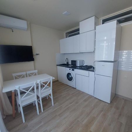 Andrew'S 2 Rooms Apartment In Batumi Ანდრიას 2 Ოთახიანი Აპარტამენტი Ბათუმში Экстерьер фото