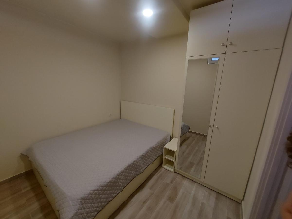 Andrew'S 2 Rooms Apartment In Batumi Ანდრიას 2 Ოთახიანი Აპარტამენტი Ბათუმში Экстерьер фото